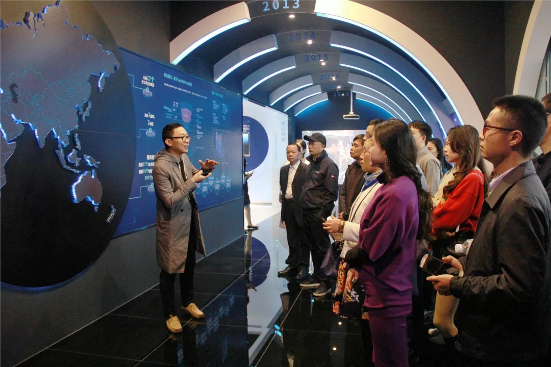 重庆市渝北区科学技术委员会一行到访唯你网参观考察